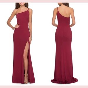NWT $228 La Femme [ 2 ]‎ One Shoulder Jersey Gown in Burgundy Red